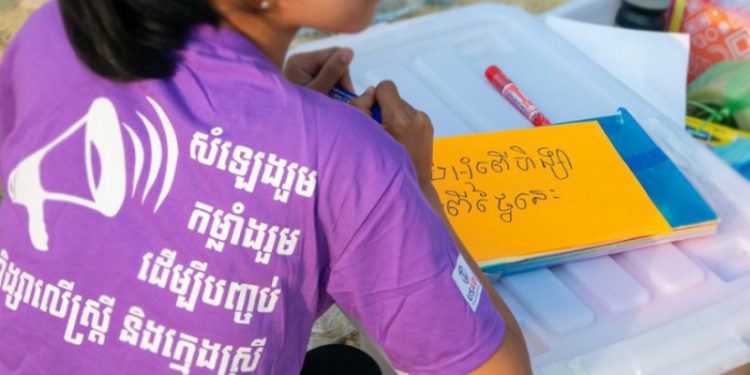 ក្រុមសង្គមស៊ីវិលស្នើរដ្ឋាភិបាលទម្លាក់ចោលការធ្វើច្បាប់កម្រិតការស្លៀកពាក់របស់ស្ដ្រី