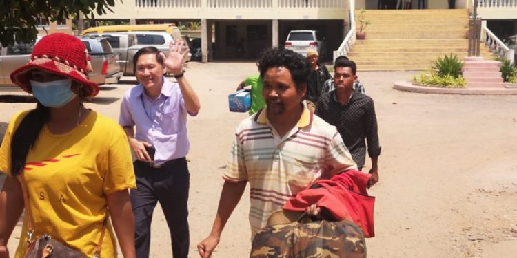 តុលាការខេត្តក្រចេះសម្រចដោះលែងលោក អ៊ូច ឡេង និងសកម្មជនព្រៃឈើ ៣នាក់វិញ