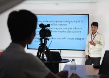 របាយការណ៍ស្ទង់មតិ៖ កុមារសិក្សានៅផ្ទះទទួលបានការយកចិត្តទុកដាក់តិចតួចពីឪពុកម្ដាយ