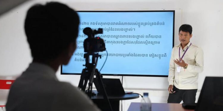 របាយការណ៍ស្ទង់មតិ៖ កុមារសិក្សានៅផ្ទះទទួលបានការយកចិត្តទុកដាក់តិចតួចពីឪពុកម្ដាយ