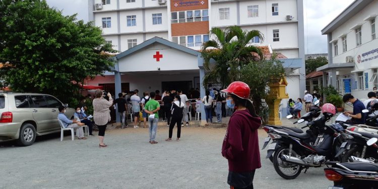 ពលរដ្ឋចាក់វ៉ាក់សាំង