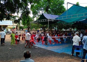 ពលរដ្ឋនៅសហគមន៍នាំគ្នាទៅចាក់វ៉ាក់សាំង ទោះដឹងថាមិនអាចកាត់បន្ថយការឆ្លងជំងឺកូវីដ-១៩ទាំងស្រុង