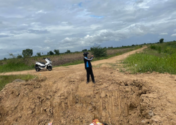 អ្នកភូមិនៅស្រុកកៀនស្វាយស្នើអាជ្ញាធរជួយដោះស្រាយករណីក្រុមហ៊ុនបំពានលើដីផ្លូវលំសាធារណៈ