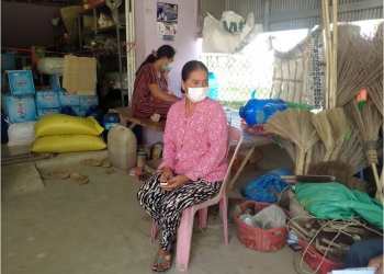 ភរិយាអ្នកតវ៉ាដីធ្លីនៅខេត្តកណ្ដាលចោទអាជ្ញាធរប្រើលេសជំងឺកូវីដ-១៩ ចាប់ខ្លួនប្ដីរបស់ពួកគេ