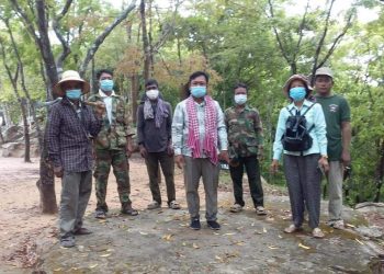 ប្រជាពលរដ្ឋមួយក្រុមនាំគ្នាចុះល្បាតព្រៃ ដើម្បីការពារជនទុច្ចរិតលួចកាប់បំផ្លាញ់