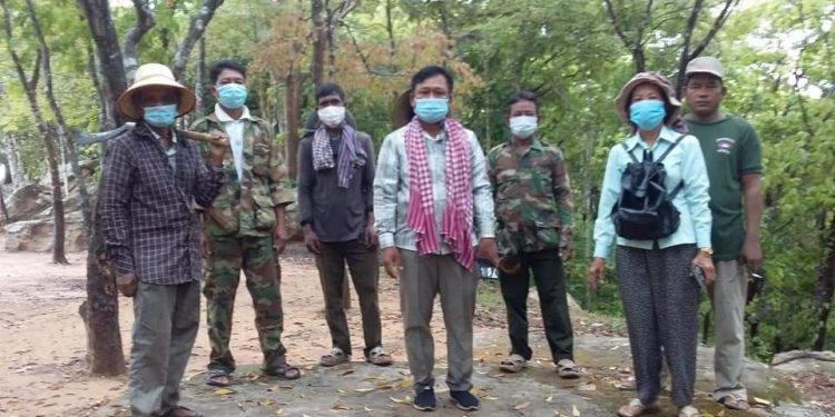 ប្រជាពលរដ្ឋមួយក្រុមនាំគ្នាចុះល្បាតព្រៃ ដើម្បីការពារជនទុច្ចរិតលួចកាប់បំផ្លាញ់