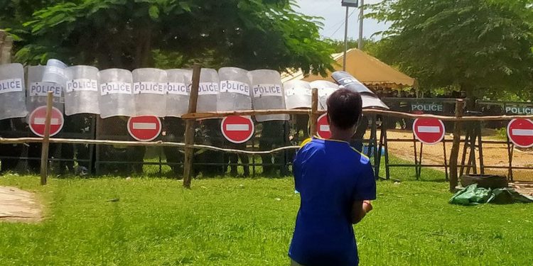 សមត្ថកិច្ចខេត្តកណ្ដាលលើកហេតុផល «ការពារខ្លួន» បង្ក្រាបទៅលើពលរដ្ឋមានជម្លោះដីធ្លី