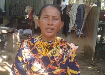 អ្នកមានជម្លោះដីធ្លីសំដែងការឈឺចាប់ដែលតុលាការខេត្តកណ្ដាលសម្រេចឃុំខ្លួនសាច់ញាតិរបស់ពួកគេ