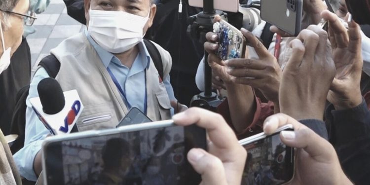 ការអនុវត្តច្បាប់ និងការងារអ្នកសារព័ត៌មានក្នុងការឃ្លាំមើលភាពមិនប្រក្រតីក្នុងសង្គម