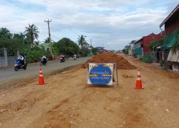 ពលរដ្ឋព្រួយបារម្ភក្រុមហ៊ុន ឡេង ណាវ៉ាត្រា ទុកផ្លូវកំពុងស្ថាបនាចោលក្រោយដកគ្រឿងចក្រចេញ