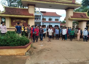 ពលរដ្ឋ​ជាង​​១០០​​គ្រួសារ​​នៅ​​ស្រុក​មេមត់​​ខេត្ដត្បូងឃ្មុំ​​ច្រាន​ចោល​​ចំពោះ​ការ​​ចោទ​​របស់​​អាជ្ញាធរ​​ថា មាន​​អ្នក​​នៅ​​ពី​​ក្រោយ​​ខ្នង