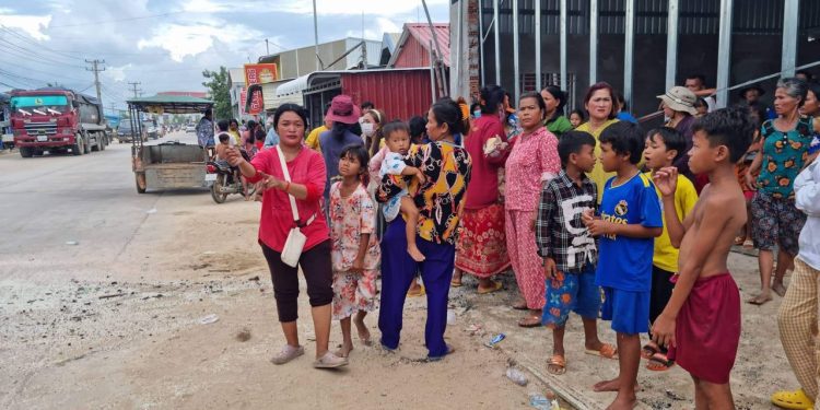 សកម្មជន​បឹងតាមោក​តស៊ូ​ទាមទារ​រក​ដំណោះ​ស្រាយ​បញ្ហា​ដីធ្លី​ទោះ​ប្រឈម​សុវត្ថិភាព​រាងកាយ