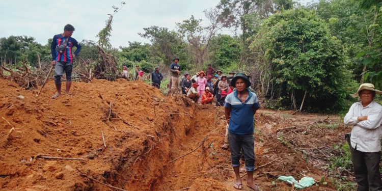 សហគមន៍ព្រៃឈើមួយកន្លែងប្រឈមនឹងការបាត់បង់ ដោយសារការកាប់ទន្រ្ទានយកដីធ្វើជាកម្មសិទ្ធិឯកជន