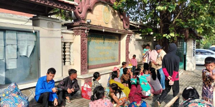 សាលាឧទ្ធរណ៍​ក្រុង​ភ្នំពេញ​ដោះលែង​លោក រាជ សីម៉ា សកម្មជន​ដីធ្លី​ឡពាង​ឱ្យនៅ​ក្រៅ​ឃុំ​ជាបណ្តោះ​អាសន្ន