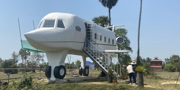 Storytelling៖ បុរសមេការសំណង់បំពេញក្ដីស្រម៉ៃជិះយន្ដហោះ