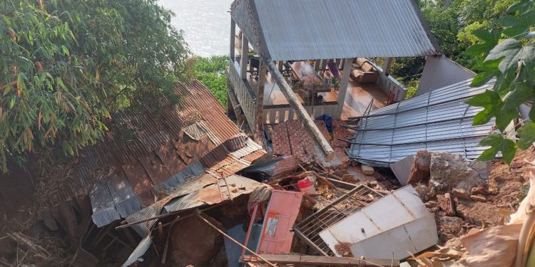 ផ្ទះ៤០ខ្នងរបស់ពលរដ្ឋ នៅខេត្ដកណ្ដាលបាក់ចូលទន្លេរងការខូចខាតស្ទើតែទាំងស្រុង