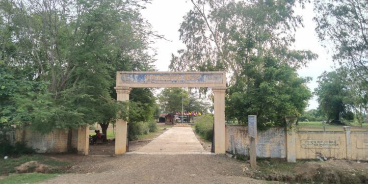 ទិដ្ឋភាពសាលាបឋមសិក្សាថ្មគោល ស្ថិតនៅឃុំផ្គាំ ស្រុកស្វាយចេក ខេត្តបន្ទាយមានជ័យ នៅថ្ងៃទី១២ ខែមិថុនា ឆ្នាំ២០២៣។ (រូបផ្តល់ឱ្យ)