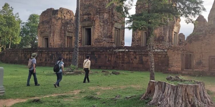 ចំនួនភ្ញៀវទេសចរណ៍ធ្លាក់ចុះធ្វើឱ្យប៉ះពាល់ដល់មុខរបរពលរដ្ឋក្នុងខេត្តសៀមរាប