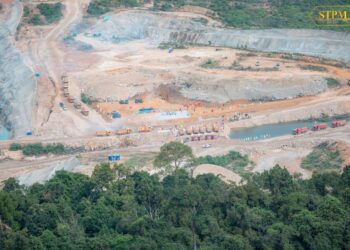 ទិដ្ឋភាពនៃការសាងសង់នៃគម្រោងវារីអគ្គិសនីស្ទឹងតាតៃលើ ស្ថិតនៅក្នុងស្រុកថ្មបាំង ខេត្តកោះកុងកាលពីថ្ងៃទី ៣០ ខែវិច្ឆិកា ឆ្នាំ២០២៣។ (រូបភាពហ្វេសប៊ុកនាយករដ្ឋមន្ត្រី ហ៊ុន ម៉ាណែត)