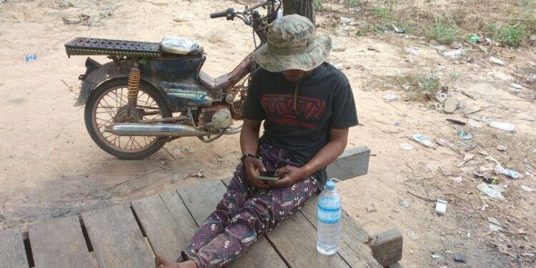 ជនជាតិដើមភាគតិចនៅភូមិចំនួន២ក្នុងខេត្តស្ទឹងត្រែង អំពាវនាវឱ្យអាជ្ញាធរជួយរឿងសេវាទូរស័ព្ទ