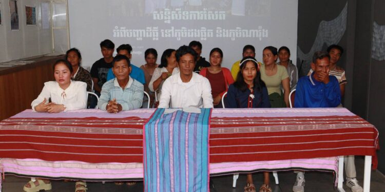 ជនជាតិដើមភាគតិចនៅខេត្តព្រះវិហារ ស្នើសុំដំណោះស្រាយលើបញ្ហាដីធ្លីដែលប្រឈមនឹងការឈូសឆាយ