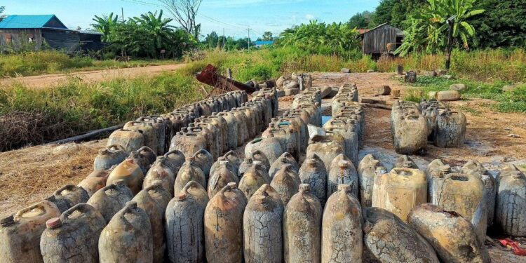 ជនជាតិដើមភាគតិចកួយមួយចំនួនបោះបង់របរដងជ័រទឹក ដោយសារតម្លៃធ្លាក់ចុះ 