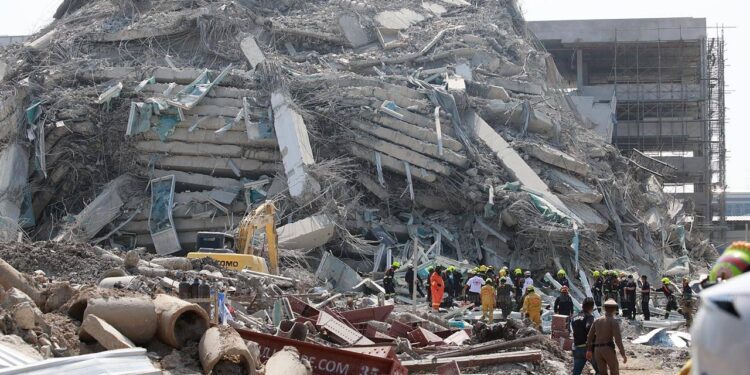 កម្ពុជាបន្តសហការជាមួយថៃស្វែងរកអ្នកបាត់ខ្លួន ក្រោយរកឃើញពលករខ្មែរម្នាក់ស្លាប់ និងម្នាក់ទៀតរបួសក្នុងគ្រោះរញ្ជួយដីនៅថៃ