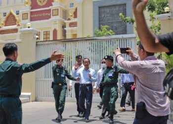 លោក រ៉ុង ឈុន សង្ឃឹមតុលាការទម្លាក់បទចោទលើរូបលោកពេលប្រកាសសាលក្រមនាដើមខែក្រោយ