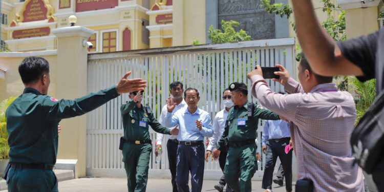 លោក រ៉ុង ឈុន សង្ឃឹមតុលាការទម្លាក់បទចោទលើរូបលោកពេលប្រកាសសាលក្រមនាដើមខែក្រោយ