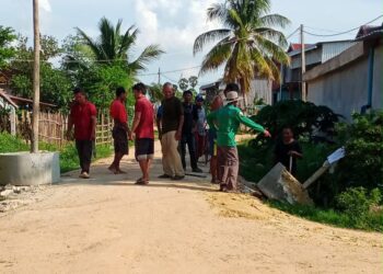 ពលរដ្ឋ​១៣នាក់​នៅ​ខេត្ត​តាកែវ​ ត្រូវ​បាន​ក្រុម​ហ៊ុន​ខ្សាច់​ប្ដឹង​ជុំវិញ​ការ​រារាំង​អាជីវ​កម្ម