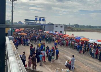 កម្មករជិត១០០០នាក់នៅ​រោងចក្រWP Sports ខេត្ត​ស្វាយរៀង ធ្វើ​កូដ​កម្ម​​ក្រោ​យ​​​ថៅ​​​កែ​​​បញ្ឈប់​​​​កម្មករ​​​​​ច្រើន​នាក់