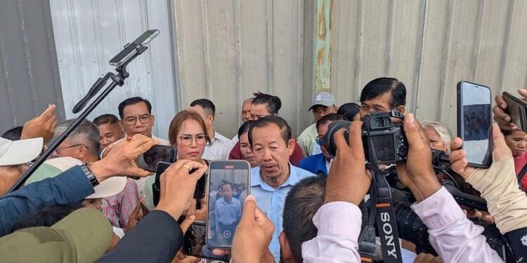 តុលាការ​ផ្តន្ទាទោស​លោក រ៉ុង ឈុន ដាក់ពន្ធនាគារ​៤ឆ្នាំ និងដក​សិទ្ធិ​ពលរដ្ឋ​ជាស្ថាពរ ក្នុងសំណុំរឿង​មិន​រាង​ចាល