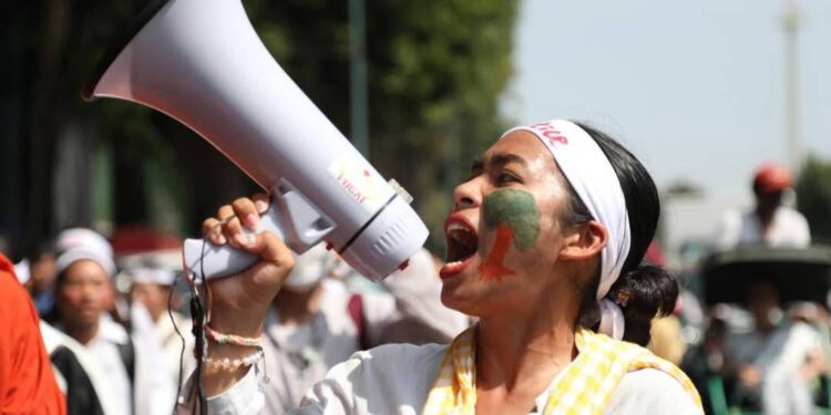 តុលាការកំពូល​ច្រាន​ចោល​សំណើរ​សុំ​នៅ​ក្រៅ​ឃុំ​​របស់​សមាជិក​​សមាគម​​សម្ព័ន្ធ​និស្សិត​​បញ្ញ​វន្ត​​ខ្មែរ