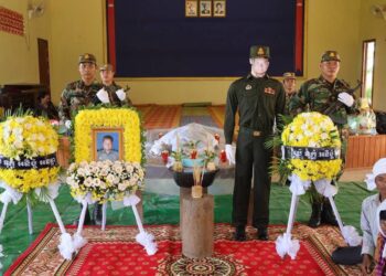 សពព្រឹន្ទបាលឯក លោក សួន រោន រស់នៅក្នុងភូមិកំពេញ ឃុំយាង ស្រុកជាំក្សាន្ត ខេត្តព្រះវិហារ ដែលបានបាត់បង់ជីវិតក្នុងការផ្ទុះអាវុធជាមួយទាហានថៃកាលពីព្រឹកថ្ងៃទី២៨ ខែឧសភានេះ នៅតំបន់មុំបី ស្ថិតក្នុងស្រុកជាំក្សាន្ត។ (រដ្ឋបាលខេត្តព្រះវិហារ)