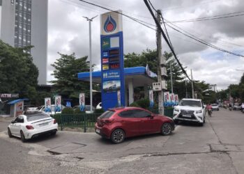 ទិដ្ឋភាពស្ថានីយន៍ប្រេងឥន្ធនៈភីធីធី(PTT)នៅរាជធានីភ្នំពេញ នាថ្ងៃទី២៣ ខែមិថុនា ឆ្នាំ២០២៣។(ស៊ុន អូរ)