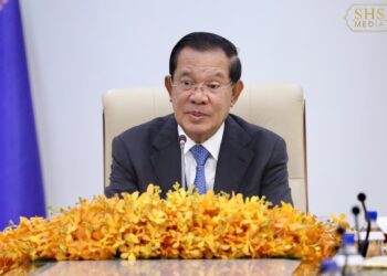 ប្រធានព្រឹទ្ធសភា លោក ហ៊ុន សែន បានអនុញ្ញតឱ្យ ប្រតិភូក្រុមប្រឹក្សាជាតិកម្ពុជាដើម្បីស្ត្រី ដឹកនាំដោយលោកស្រី អ៊ឹង កន្ថាផាវី ចូលជួបសម្តែងការគួសម និងទទួលអនុសាសន៍កាលពីថ្ងៃទី៤ ខែមិថុនា ឆ្នាំ២០២៥ ។ (ហ្វេសប៊ុក ប្រធានព្រឹទ្ធសភា)