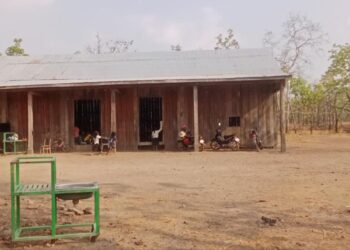 ទិដ្ឋភាពសាលារៀនសហគមន៍ស្រែខ្ទុម ស្ថិតនៅភូមិទ្រាប ឃុំថ្មី ស្រុកចិត្របុរី ខេត្តក្រចេះនៅខែមិថុនា ឆ្នាំ២០២៥។ (ផ្តល់ឱ្យ)