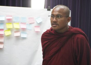 រូបភាពព្រះតេជព្រះគុណ ជា វុទ្ធី ដែលបានចូលរួមវគ្គបណ្តុះបណ្តាលជាមួយមជ្ឈមណ្ឌលកម្ពុជាដើម្បីប្រព័ន្ធផ្សព្វផ្សាយឯករាជ្យ(CCIM)នៅរាជធានីភ្នំពេញ ឆ្នាំ២០២៦។ (CCIM)